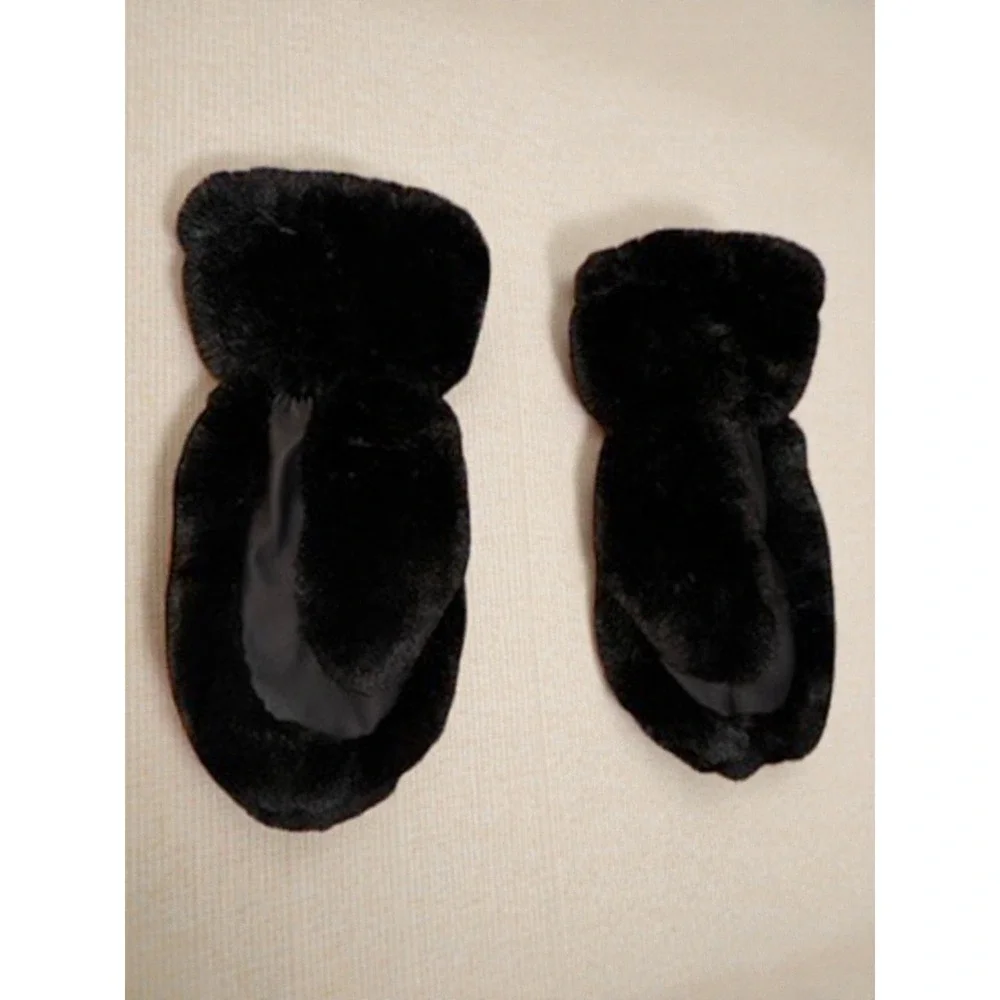 ASOS Black Faux Fur Mittens Fluffy Plush Winter Gloves Mittens‎ Mob Wife Y2K